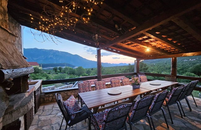 Authentic Dalmatian Hillside Escape With Pool, Sauna & BBQ - Photo 14