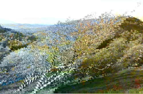 Foto 37 - Spectacular Holiday Home in Pescia With Swimming Pool