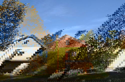Foto 27 - Spectacular Holiday Home in Pescia With Swimming Pool