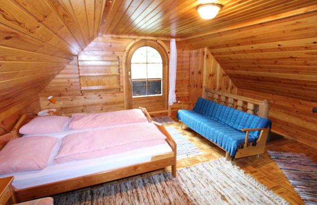 Quiet Holiday Home Near ski Resort - Photo 2