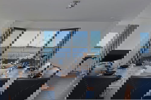 Foto 53 - Waterfront Penthouse With Roof Terrace and Private Jetty