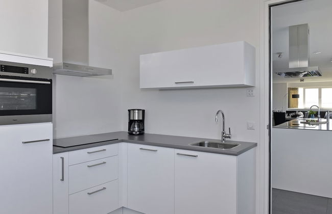 Waterfront Penthouse With Roof Terrace and Private Jetty - Foto 17