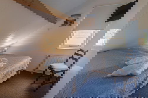 Foto 4 - Nice Holiday Home Near Beach