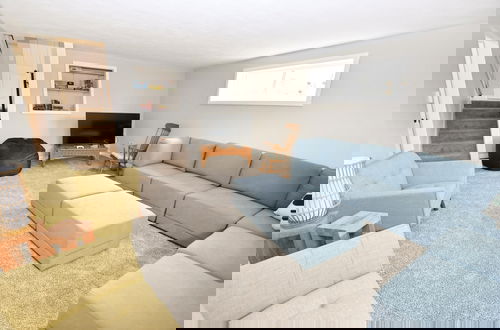 Photo 10 - Modern Home Just Mins to Notre Dame 52723