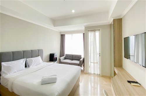 Photo 10 - Nice And Elegant Designed Studio At Menteng Park Apartment