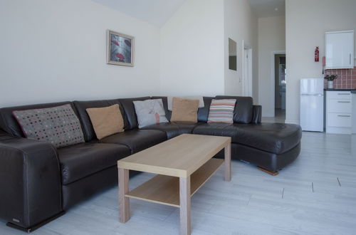 Photo 11 - Caldey - 2 Bedroom Apartment - Pendine