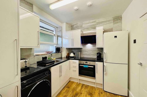 Photo 6 - Stunning and Luxurious 1-bed Apartment in London