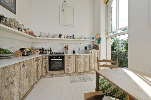 Photo 5 - Fantastic 1 bed Property With Private Balcony