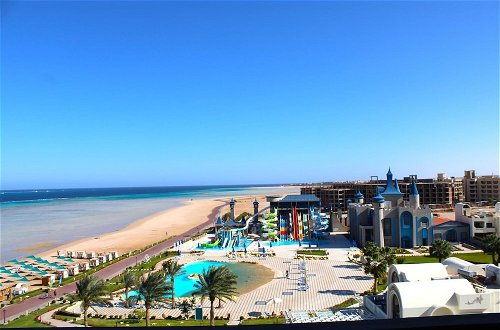 Photo 17 - Beachfront in 5 Star Hotel With Reef Hurghada