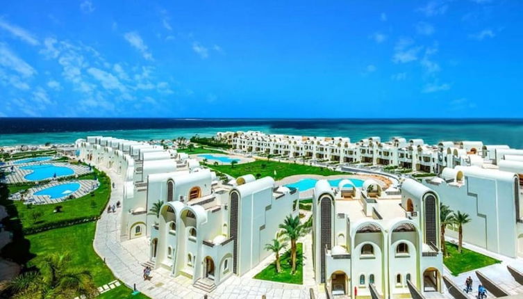 Photo 1 - Beachfront in 5 Star Hotel With Reef Hurghada