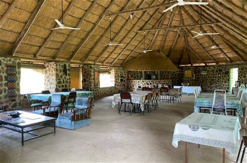 Foto 13 - Charming Bush Chalet 3 on This World Renowned Eco Site 40 Minutes From Vic Falls Fully Catered Stay - 1983
