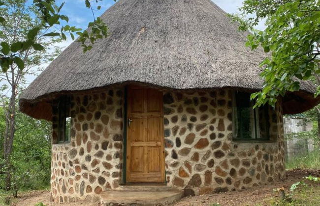 Charming Bush Chalet 4 on This World Renowned Eco Site 40 Minutes From Vic Falls Fully Catered Stay - 1984 - Foto 12