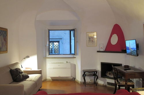 Photo 22 - Aurora in Roma With 2 Bedrooms and 1 Bathrooms