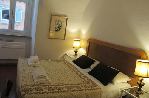 Photo 9 - Aurora in Roma With 2 Bedrooms and 1 Bathrooms