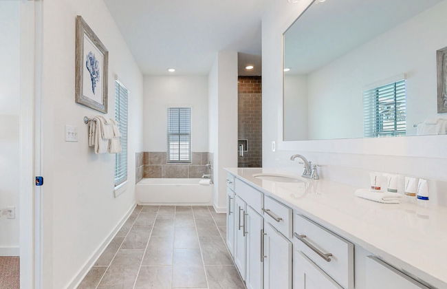 New Home 3br/2.5br w/ Kayak Access Sleeps 9 - Foto 15