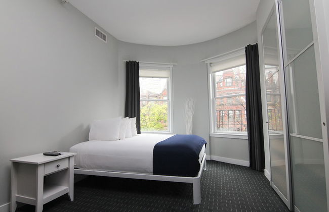 Maverick Suites at 245 Newbury St - Foto 17