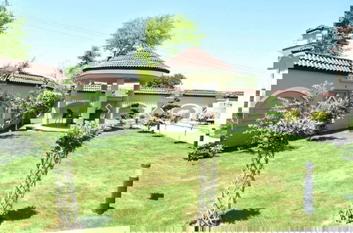 Photo 13 - Entire 6-bed Garden Villa