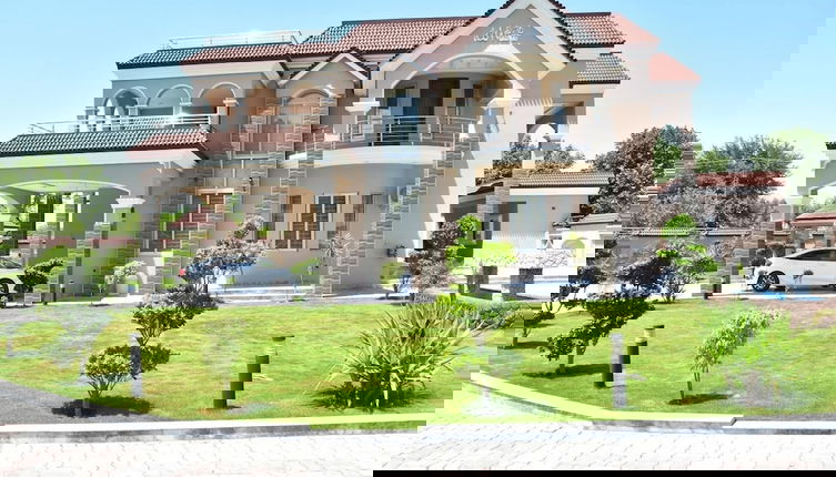 Photo 1 - Entire 6-bed Garden Villa