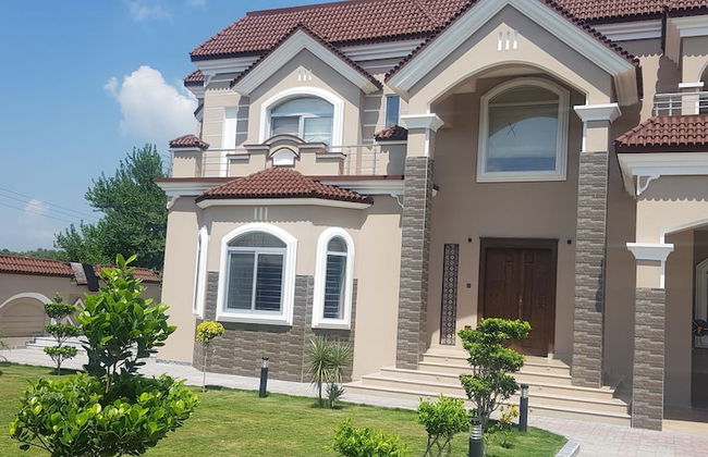 Entire 6-bed Garden Villa - Photo 17