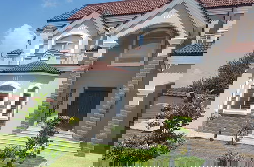 Photo 17 - Entire 6-bed Garden Villa