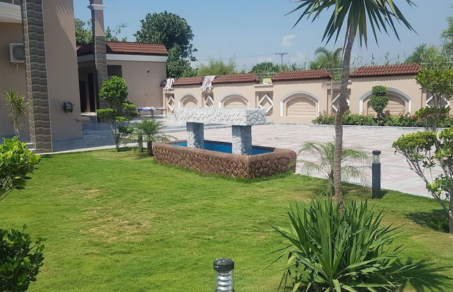 Entire 6-bed Garden Villa - Photo 21
