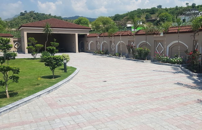 Entire 6-bed Garden Villa - Photo 12