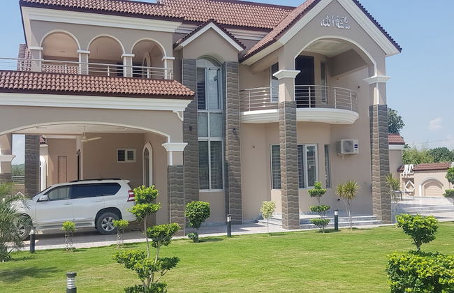 Entire 6-bed Garden Villa - Photo 15