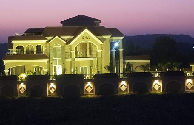 Entire 6-bed Garden Villa - Photo 19