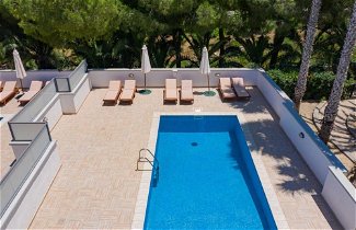Foto 3 - Villa Hibiscus 3 Bedroom Villa With Private Pool