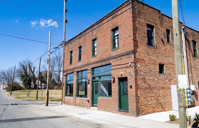 Luxury Multi-unit Historic Building Near Downtown - Photo 29
