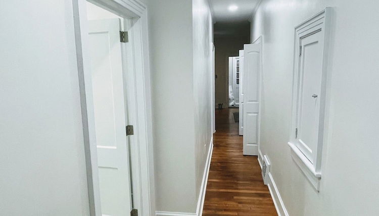Photo 1 - Renovated 1 Bedroom in Forest Hills - A