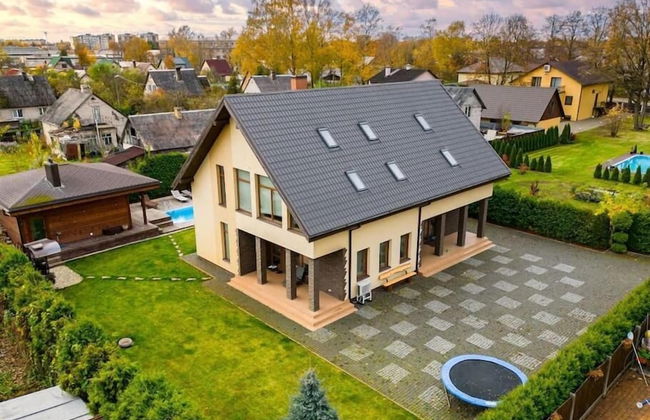 Luxurious Amber Villa With Private Pool and Garden Views - Foto 60