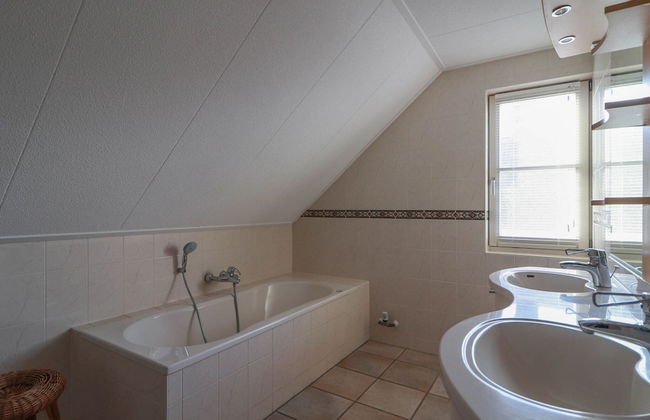 Spacious Villa in a Holiday Park in Makkum - Foto 13