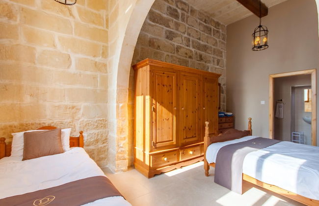 Naduri Beautiful Gozitan Villa Pool - Photo 35