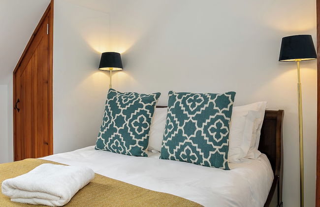 Stunning Barn Conversion - Rural Setting - Photo 2