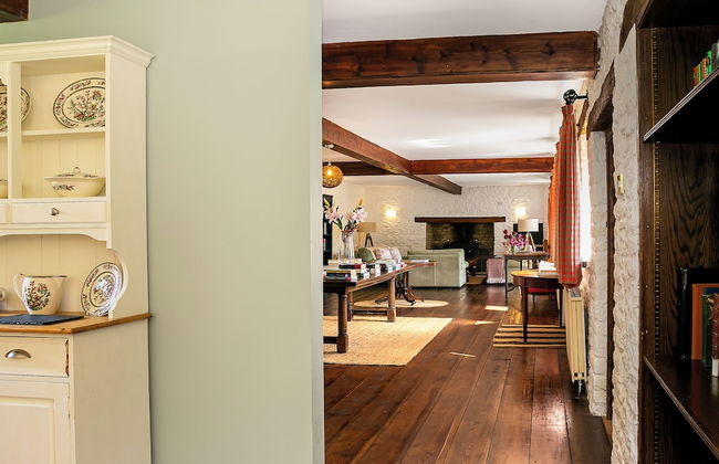 Stunning Barn Conversion - Rural Setting - Photo 5