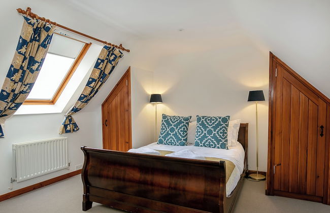 Stunning Barn Conversion - Rural Setting - Photo 4