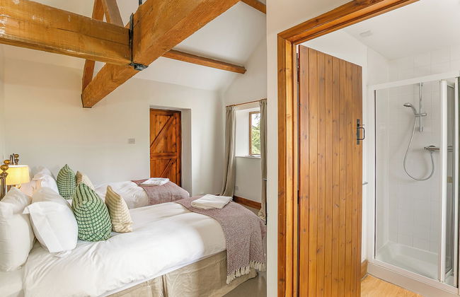 Stunning Barn Conversion - Rural Setting - Photo 1
