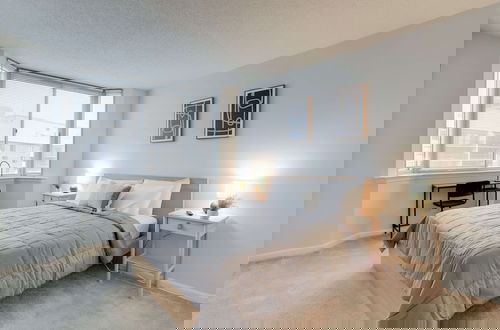 Foto 13 - Fantastic Apt with City View at Ballston