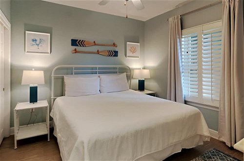Photo 13 - Crystal Shores West by Southern Vacation Rentals