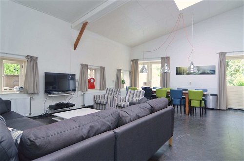 Foto 5 - Cozy Holiday Home in Olst-wijhe With Sauna and Swimming Pool