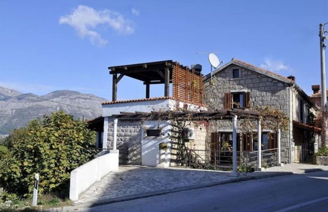 House Rilovic - Two Bedroom House With Swimming Pool and Jacuzzi - Photo 40