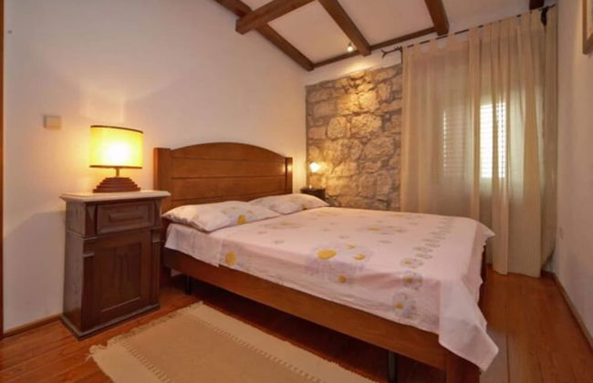 House Rilovic - Two Bedroom House With Swimming Pool and Jacuzzi - Photo 3