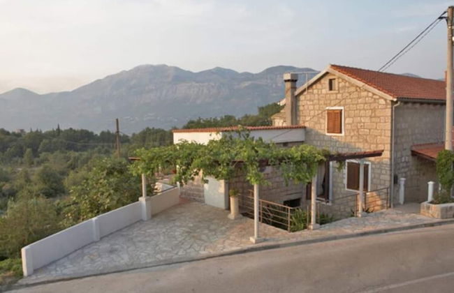 House Rilovic - Two Bedroom House With Swimming Pool and Jacuzzi - Photo 39