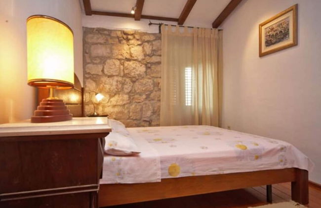 House Rilovic - Two Bedroom House With Swimming Pool and Jacuzzi - Photo 2