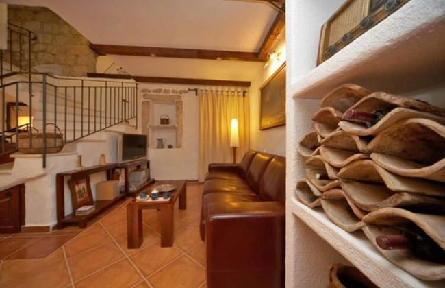 House Rilovic - Two Bedroom House With Swimming Pool and Jacuzzi - Photo 9