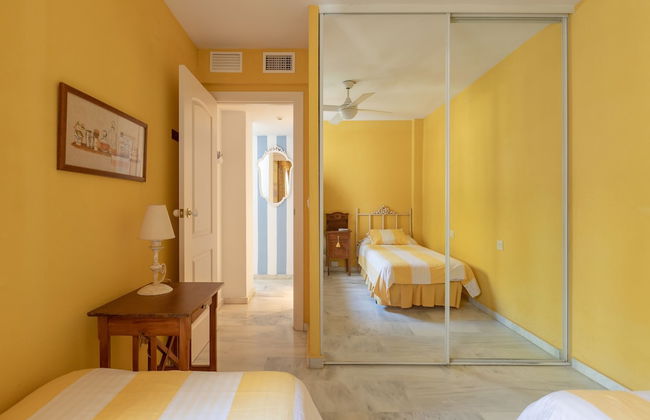 Lunamar in Marbella With 4 Bedrooms and 3 Bathrooms - Photo 14