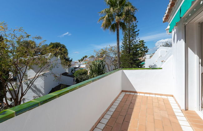 Lunamar in Marbella With 4 Bedrooms and 3 Bathrooms - Photo 23