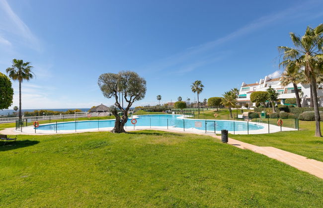 Lunamar in Marbella With 4 Bedrooms and 3 Bathrooms - Photo 24