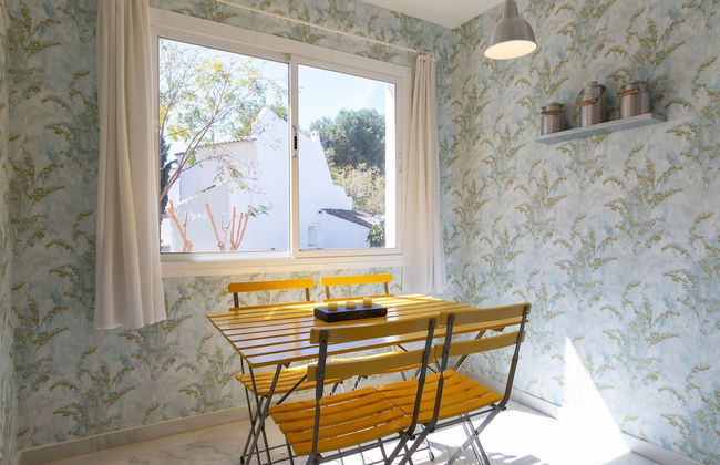Lunamar in Marbella With 4 Bedrooms and 3 Bathrooms - Photo 12